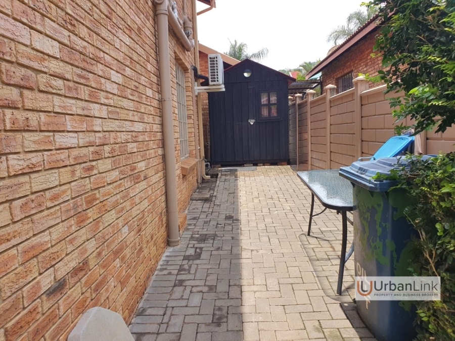 3 Bedroom Property for Sale in Safari Gardens North West